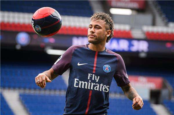 نيمار بقميص سان جيرمان