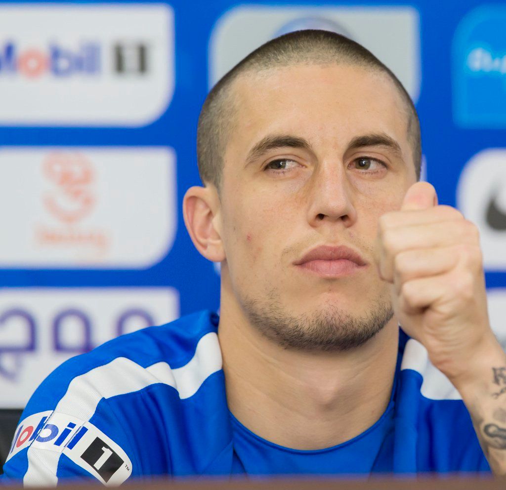 نيكولاس ميلسي خلال المؤتمر