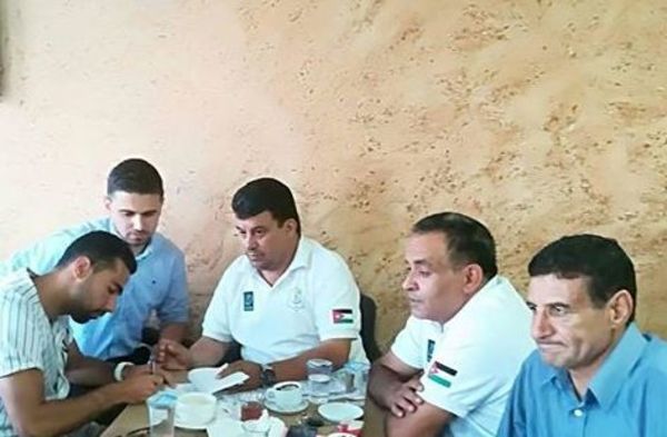 من توقيع لقمان على عقده