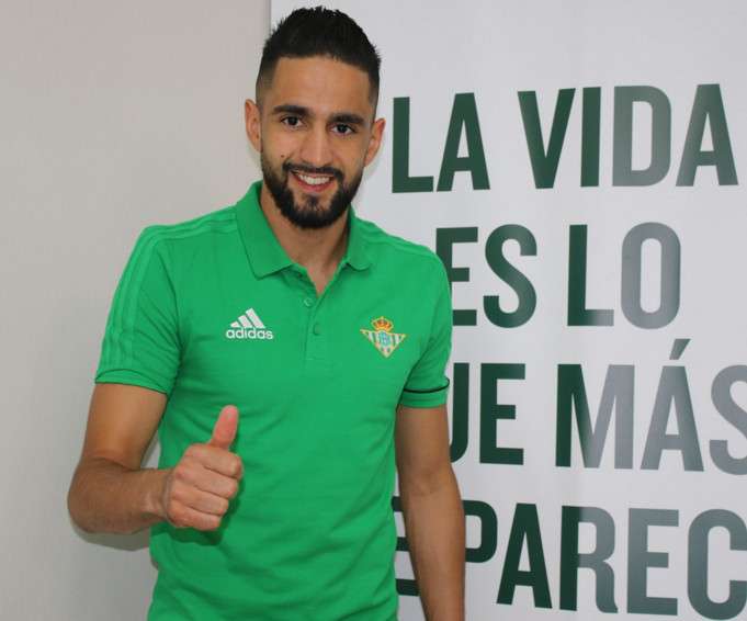 بودبوز بقميص ريال بيتيس