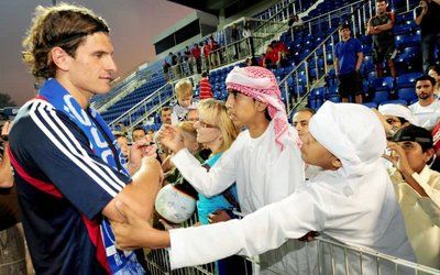 ماريو غوميز في إحدى تدريبات الفريق في الإمارات