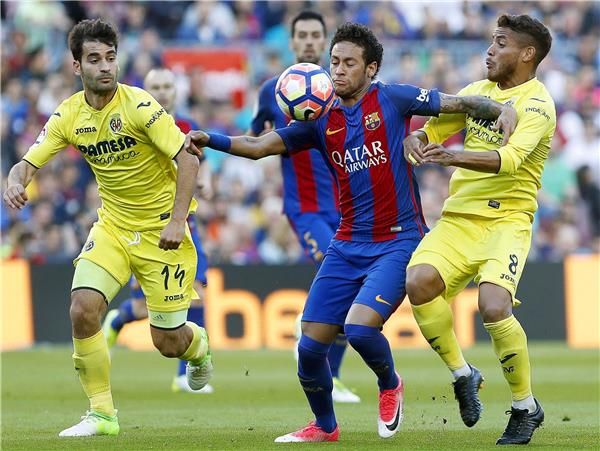 نيمار بقميص برشلونه