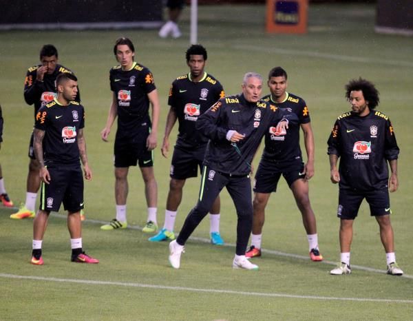 من تدريبات سابقة للبرازيل