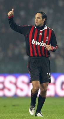 صاحب الهدف الأول نيستا