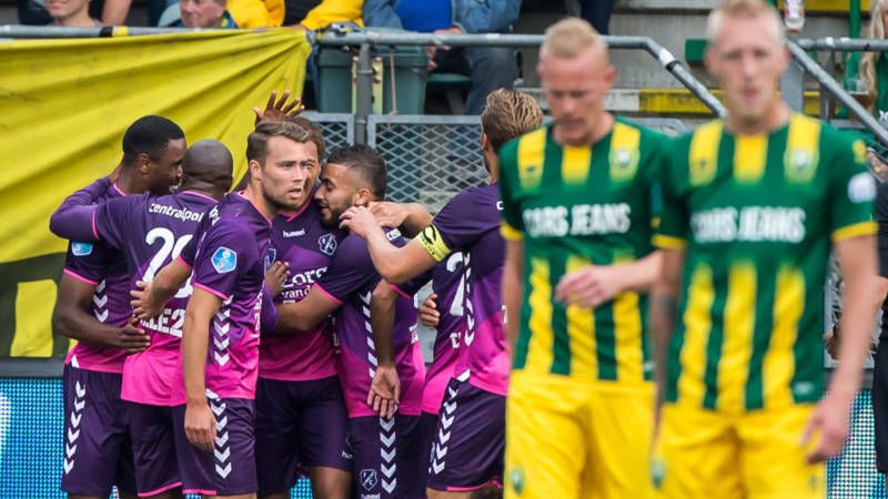 فرحة لاعبي أوتريخت