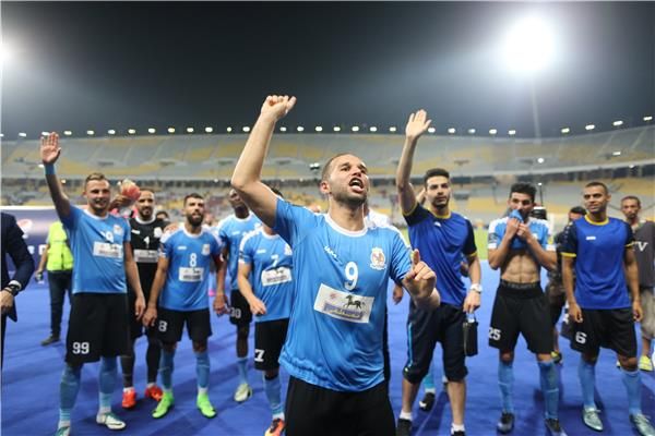 لاعبو فريق الفيصلي