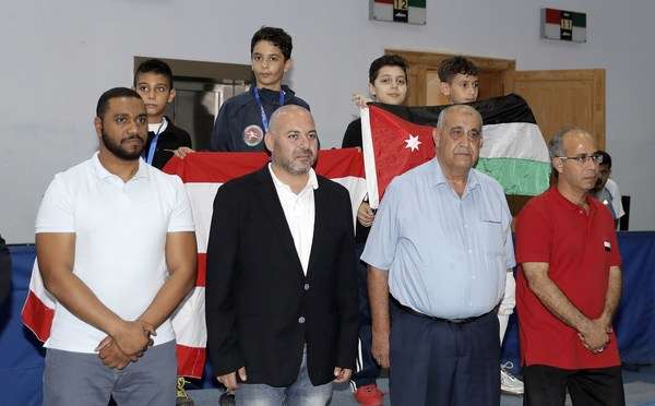 جانب من التتويج