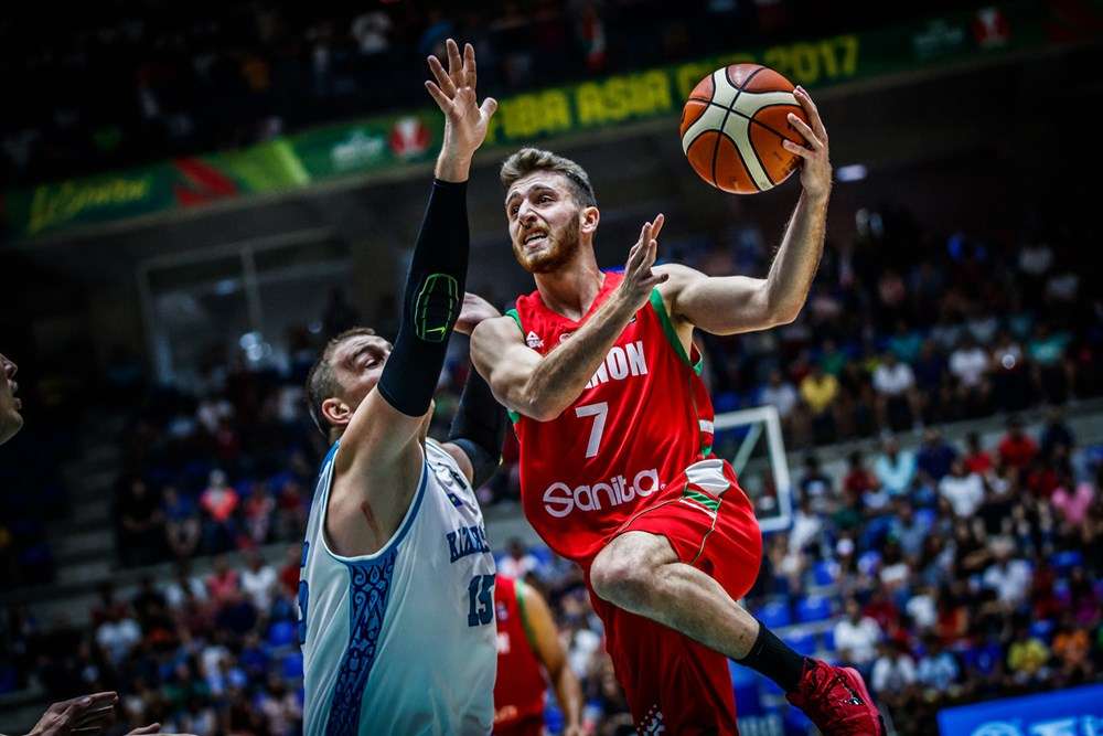 من مباراة لبنان وكازاخستان