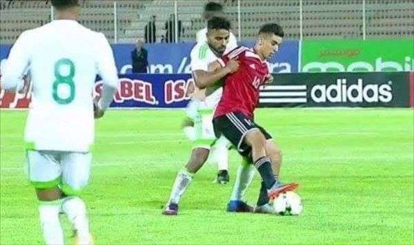 جانب من لقاء ليبيا والجزائر في الذهاب