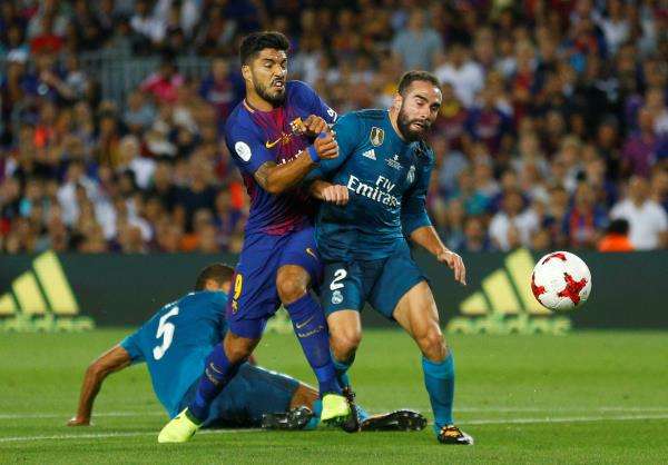 كارفخال أمام برشلونة