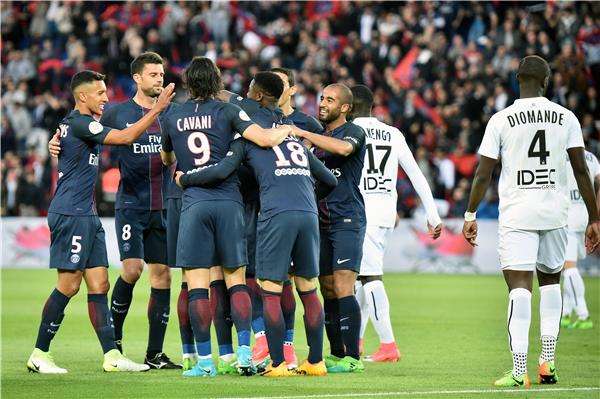 لاعبو باريس سان جيرمان