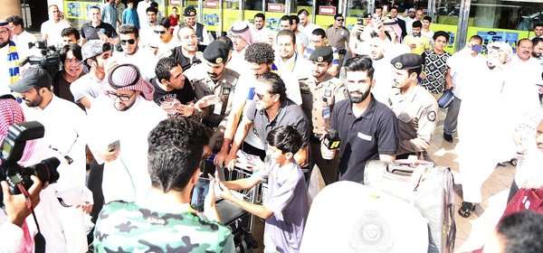 حسام غالي في المطار