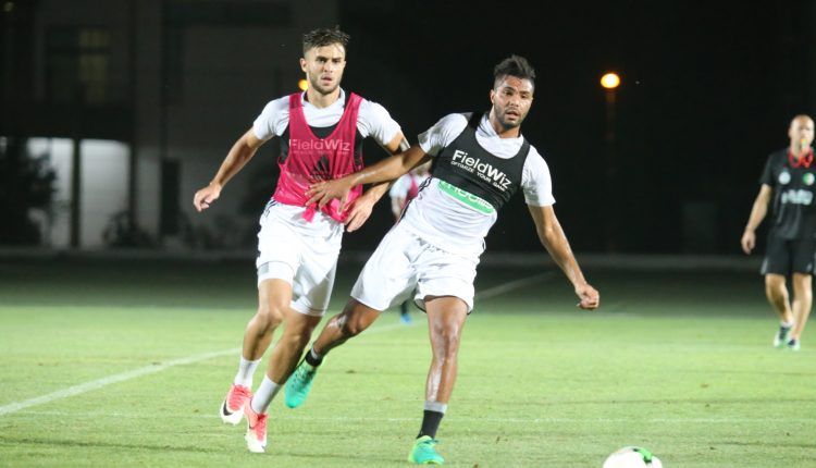 شريف الوزاني (يمين)