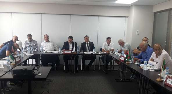 من الإجتماع