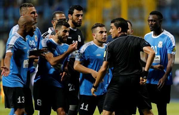 جانب من احتجاجات لاعبي الفيصلي