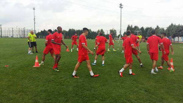 جانب من التدريبات