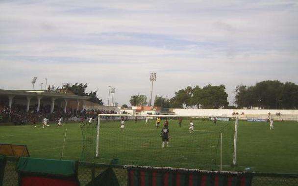 ملعب أحمد الشهود