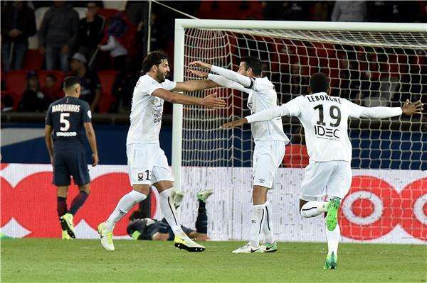 فرحه لاعبي كان