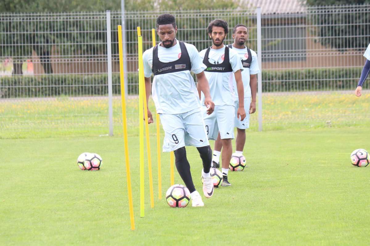 لاعبو العربي