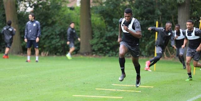 نازاريت سجل ثلاثية للأهلي 