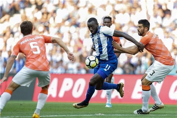 جانب من لقاء بورتو وموريرينسي