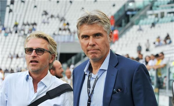 روسيتي إلى اليمين