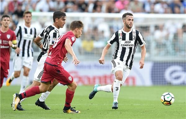 يوفنتوس بدأ الدوري بالانتصار على كالياري