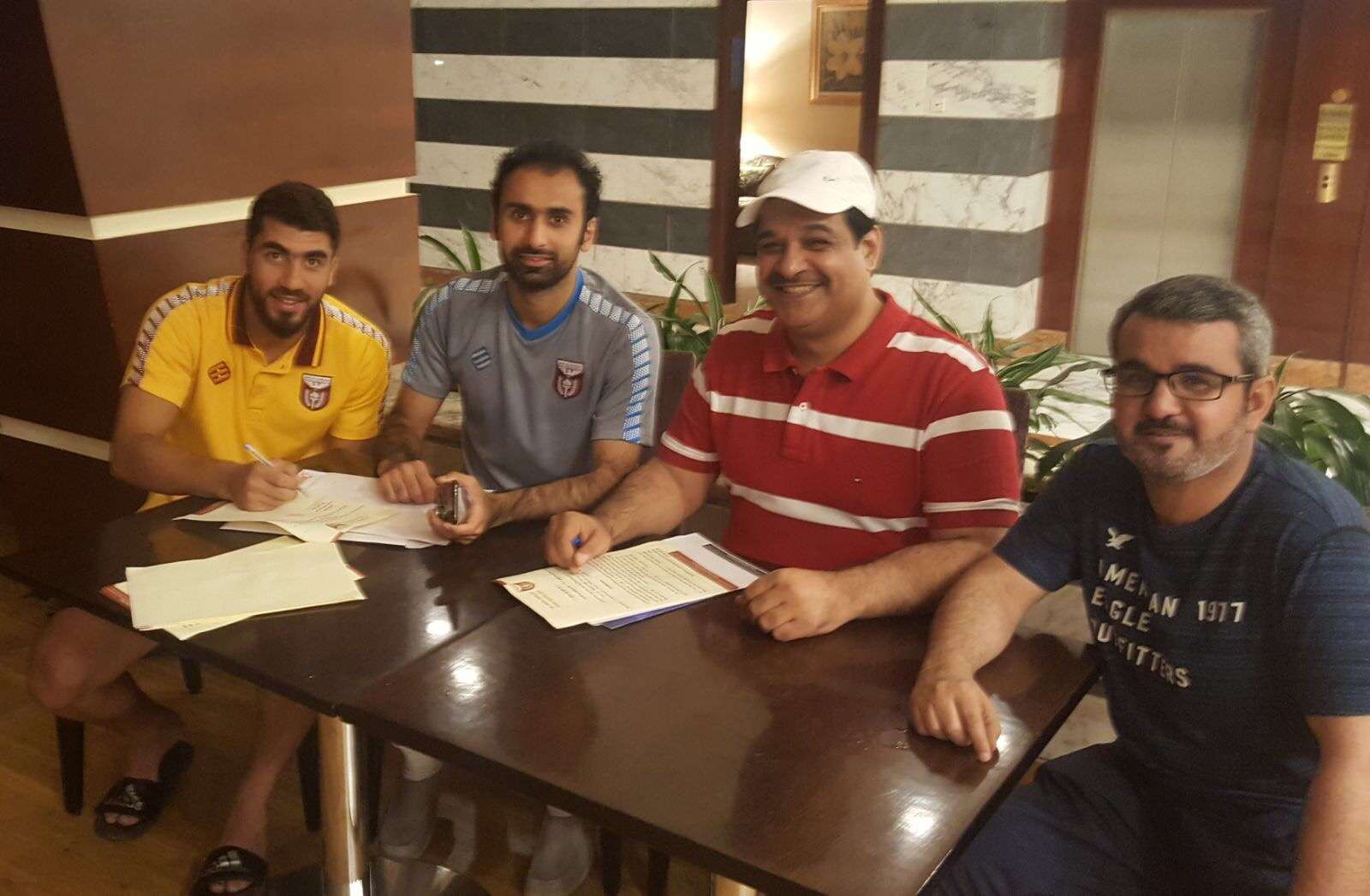 القلفا يوقع على عقده مع النصر