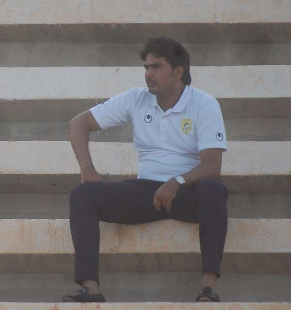 الاسعد الدريدي على المدارج خلال مباراة فريقه وترجي جرجيس