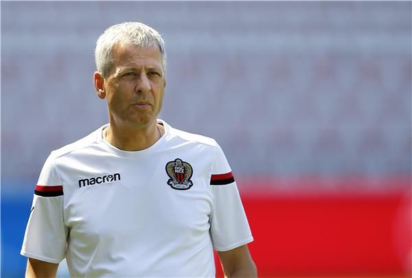 لوسيان فافري مدرب نيس