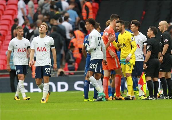 لاعبو توتنهام