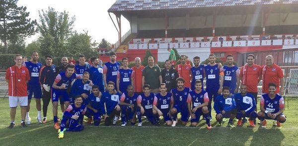 لاعبو التضامن قبل المباراة