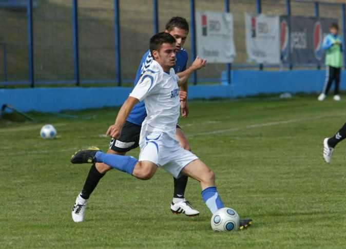 اللاعب جورج كالينتارو