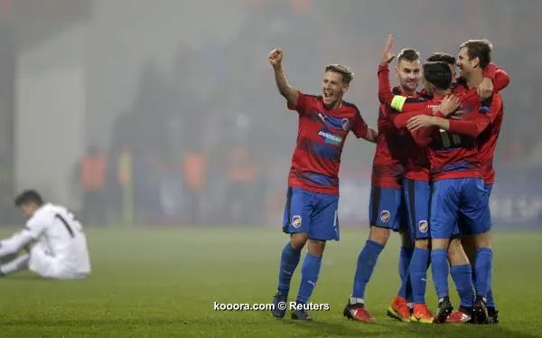 ?i=reuters%2f2016-12-08%2f2016-12-08t200051z_1347666546_lr1ecc81jl3rs_rtrmadp_3_soccer-europa-vpz-auv_reuters