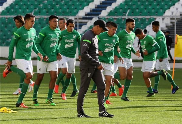 جانب من تدريبات منتخب بوليفيا