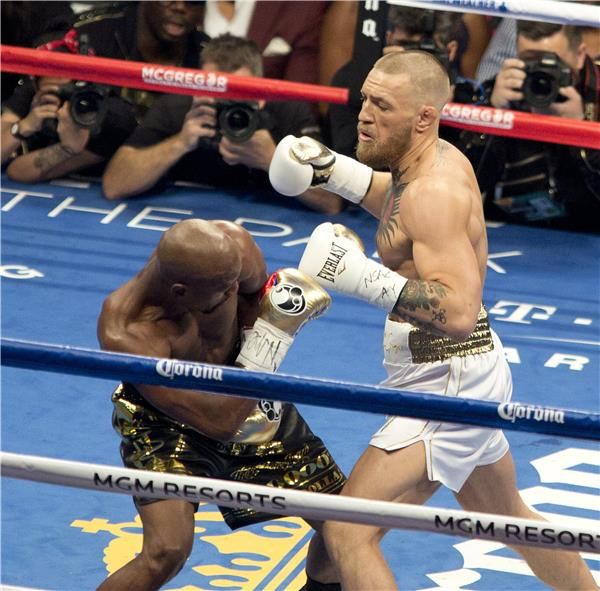 كونور مكجريجور وفلويد مايويذر