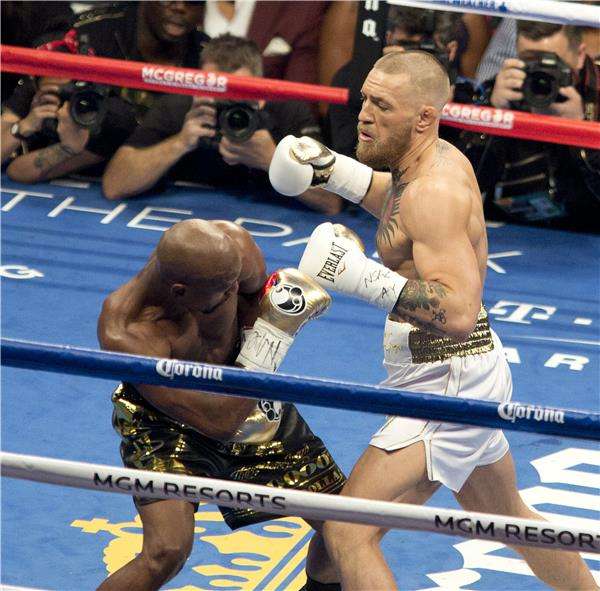 كونور مكجريجور وفلويد مايويذر