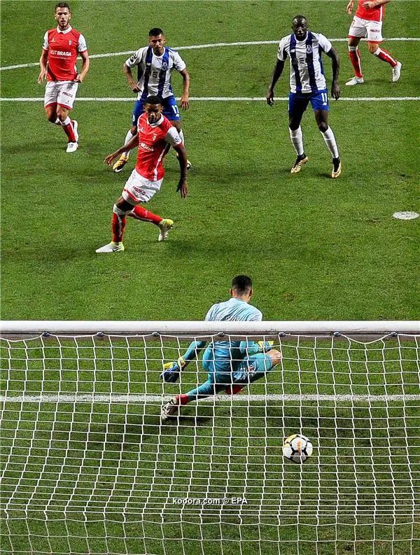 ?i=epa%2fsoccer%2f2017-08%2f2017-08-27%2f2017-08-27-06167489_epa