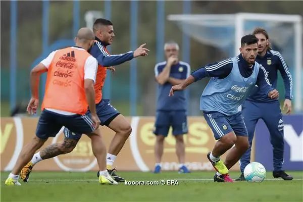 ?i=epa%2fsoccer%2f2017-08%2f2017-08-29%2f2017-08-29-06169433_epa