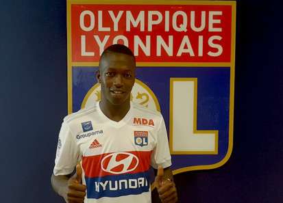  بيب شيخ أثناء تقديمه