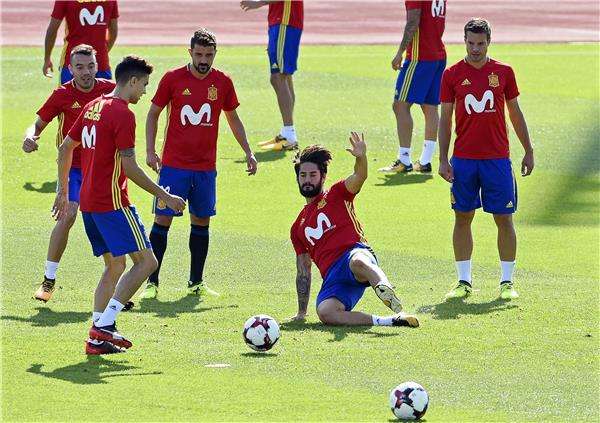 من مران منتخب إسبانيا