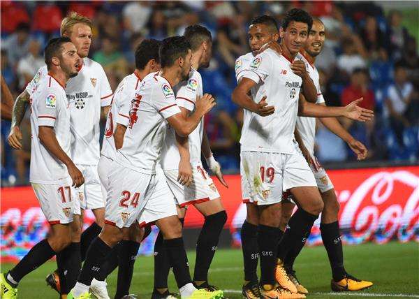 لاعبو إشبيلية 