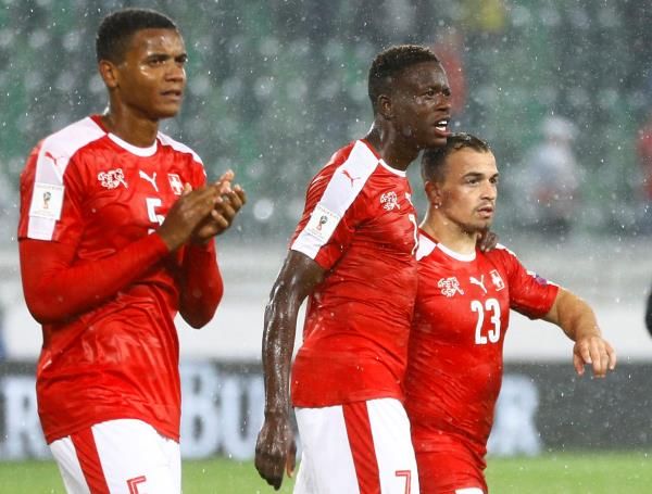 فرحة لاعبي المنتخب السويسري 