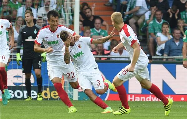 لاعبو أوجسبورج