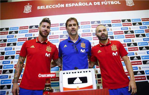 جانب من المؤتمر الصحفي