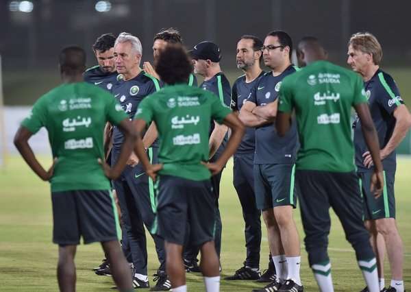 من معسكر منتخب السعودية