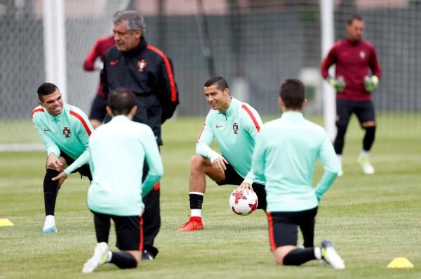 بيبي وسانتوس