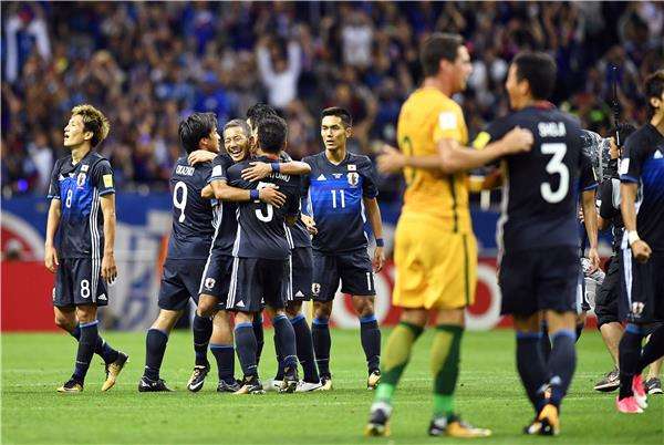 فرحة لاعبي اليابان