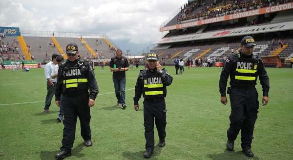 من ملعب المباراة