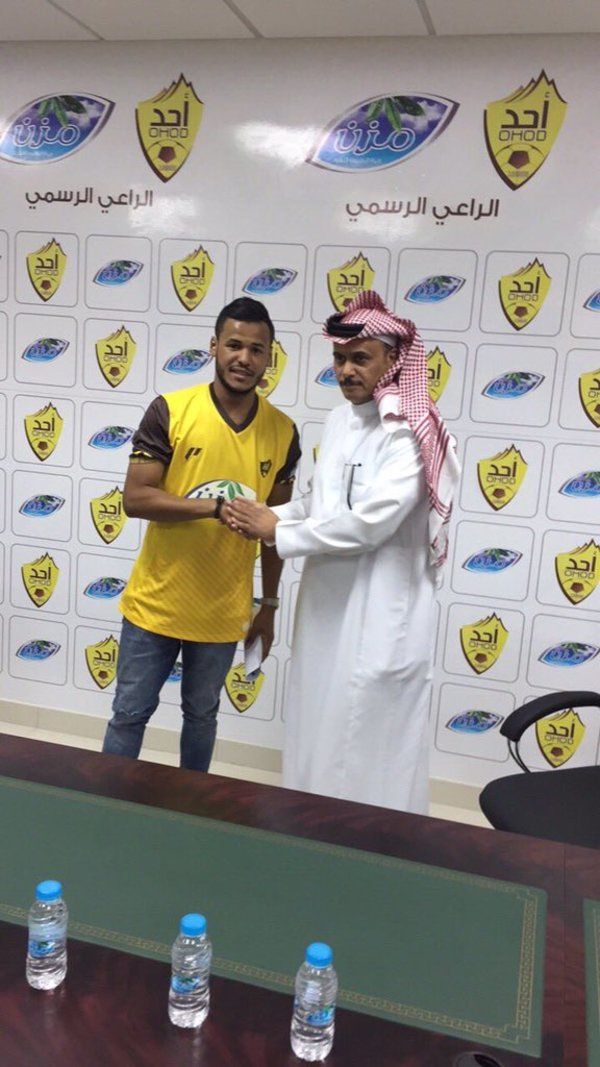 فتيني بعد التوقيع لنادي أحد